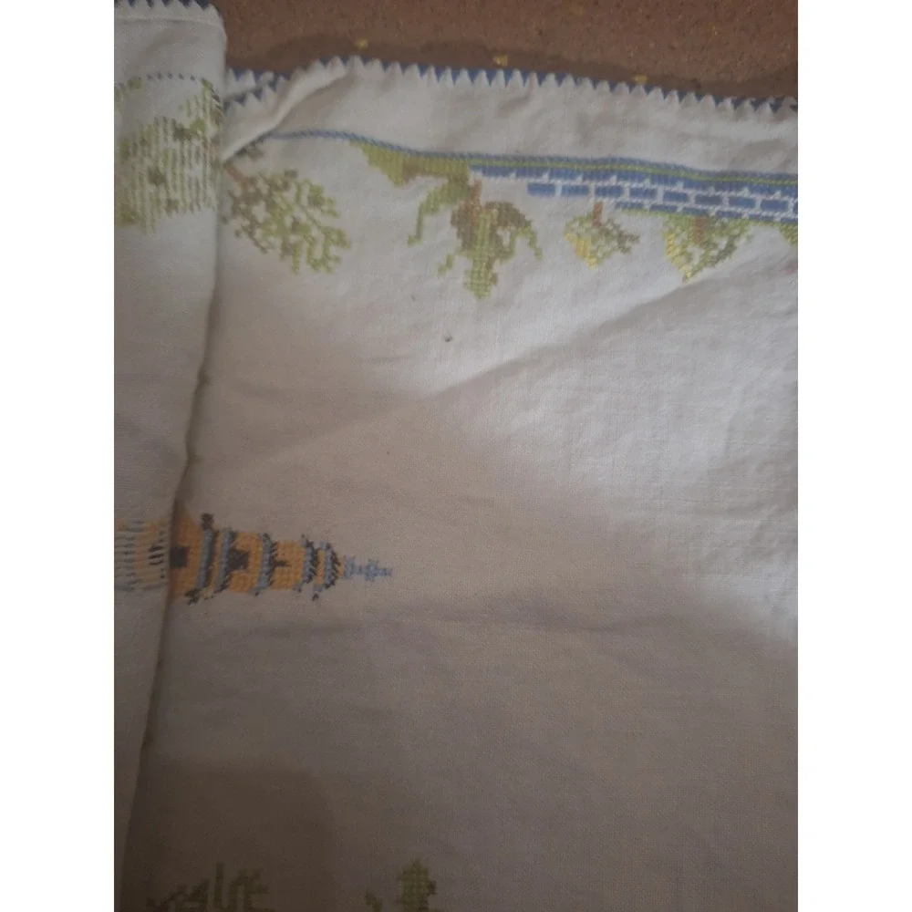 Vintage Pagoda Cross‎ Stitch Linen Tablecloth Oriental Chinoiserie White Blue